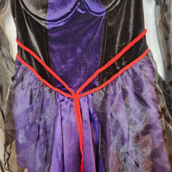 Dolls Kill Trickz N' Treatz evil queen costume One Bad Apple Costume M - Picture 5 of 16
